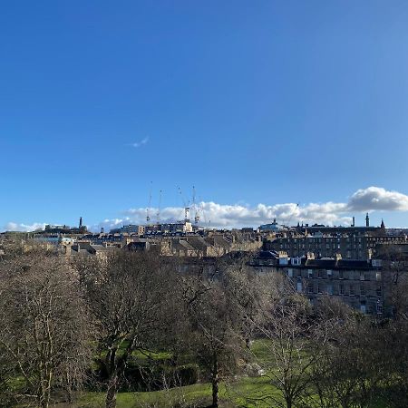 New Town Apartment With Castle View Edinburg Exteriör bild