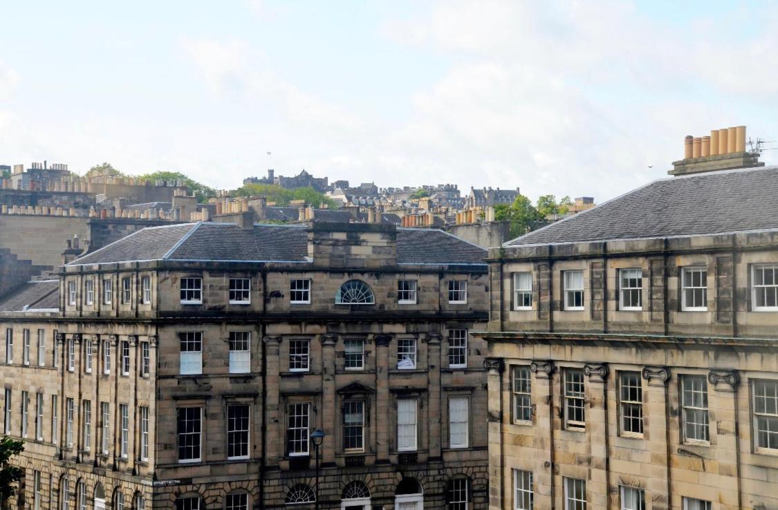 New Town Apartment With Castle View Edinburg Exteriör bild